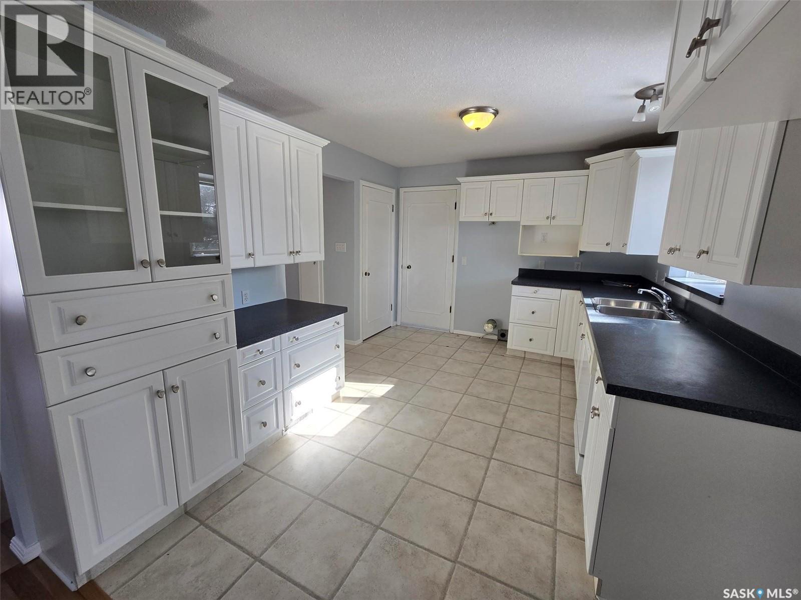 900 Anderson Street, Grenfell, Saskatchewan  S0G 2B0 - Photo 11 - SK029364