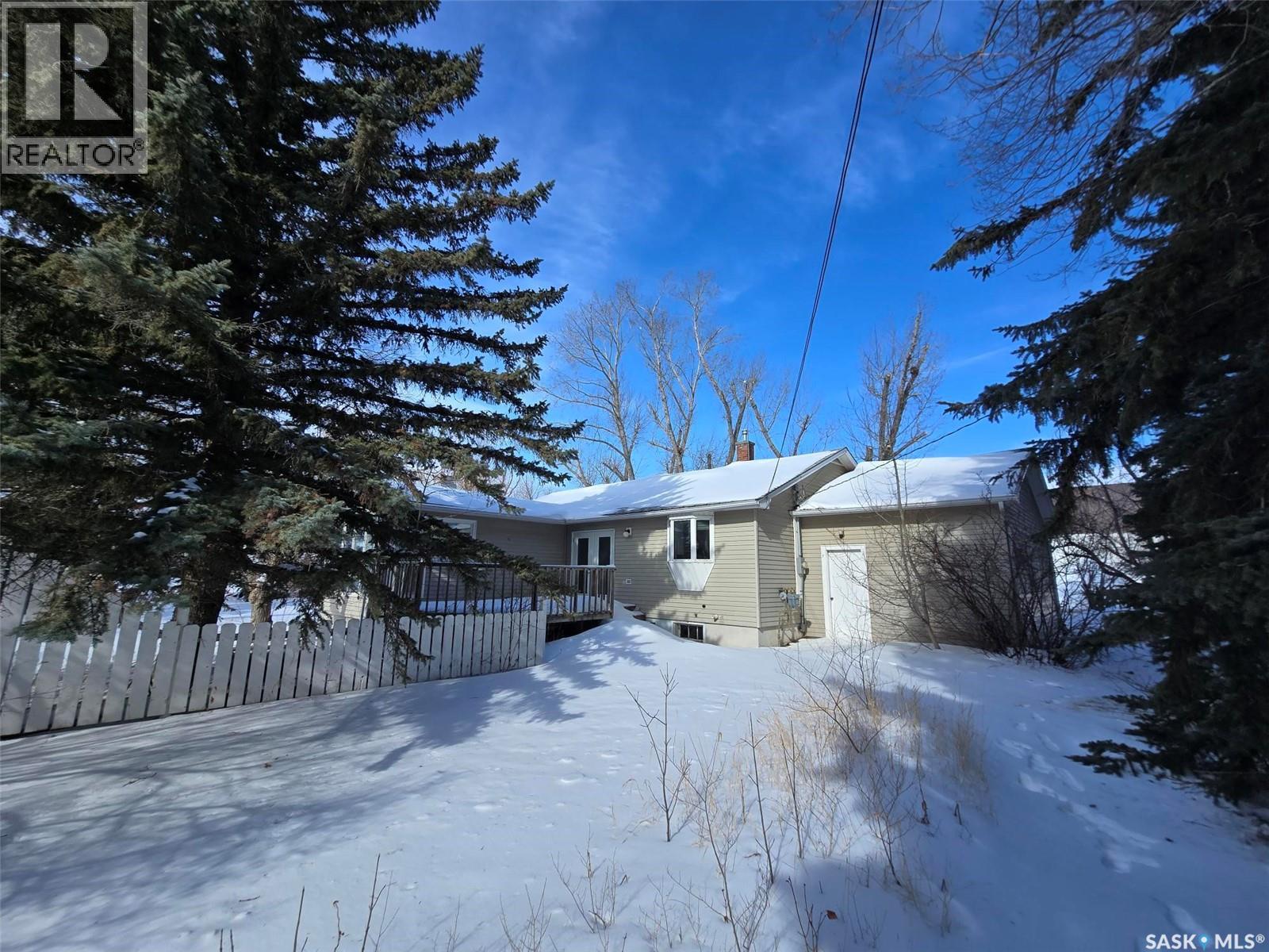 900 Anderson Street, Grenfell, Saskatchewan  S0G 2B0 - Photo 2 - SK029364