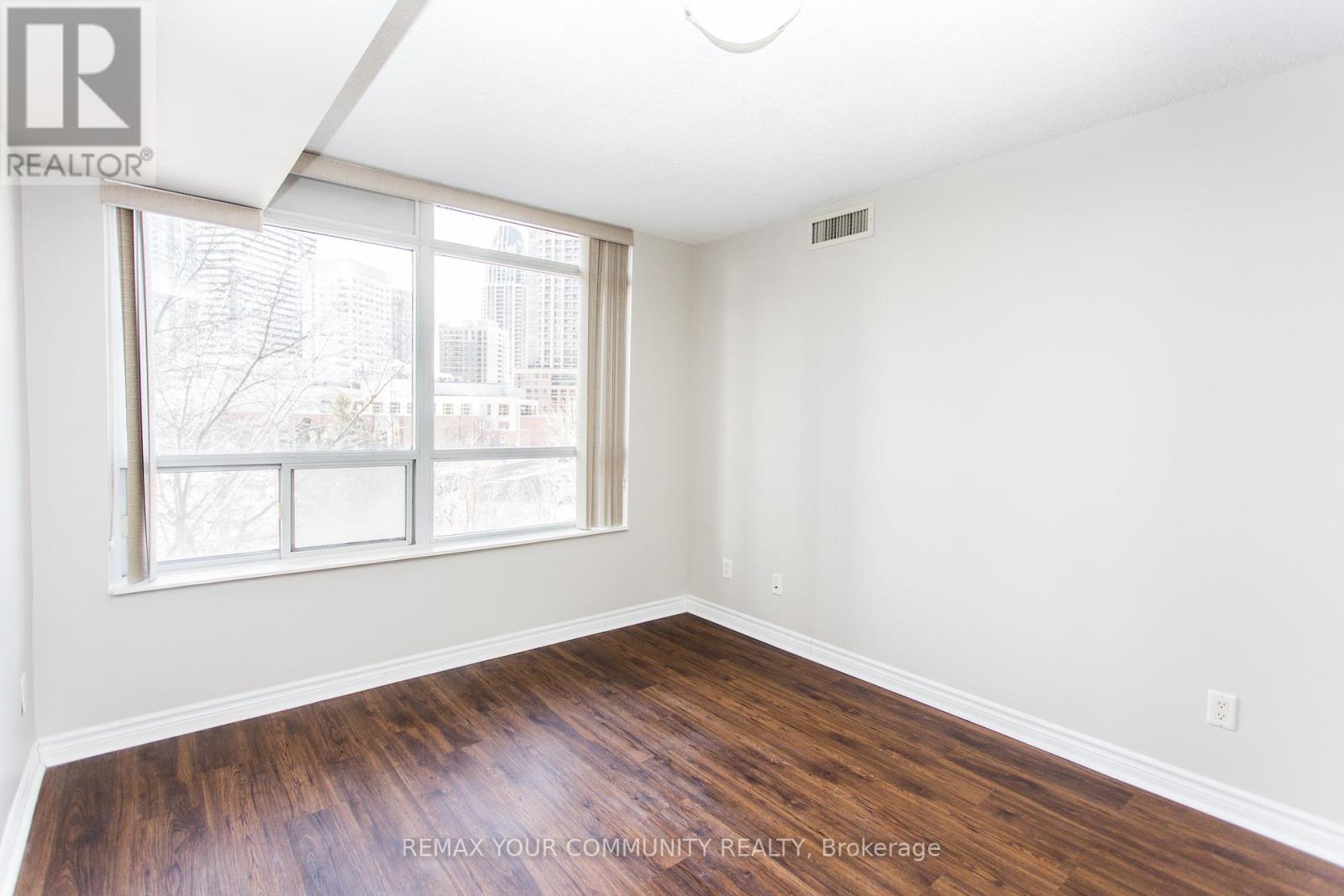 301 - 310 Burnhamthorpe Road, Mississauga, Ontario  L5B 4P9 - Photo 14 - W12829172