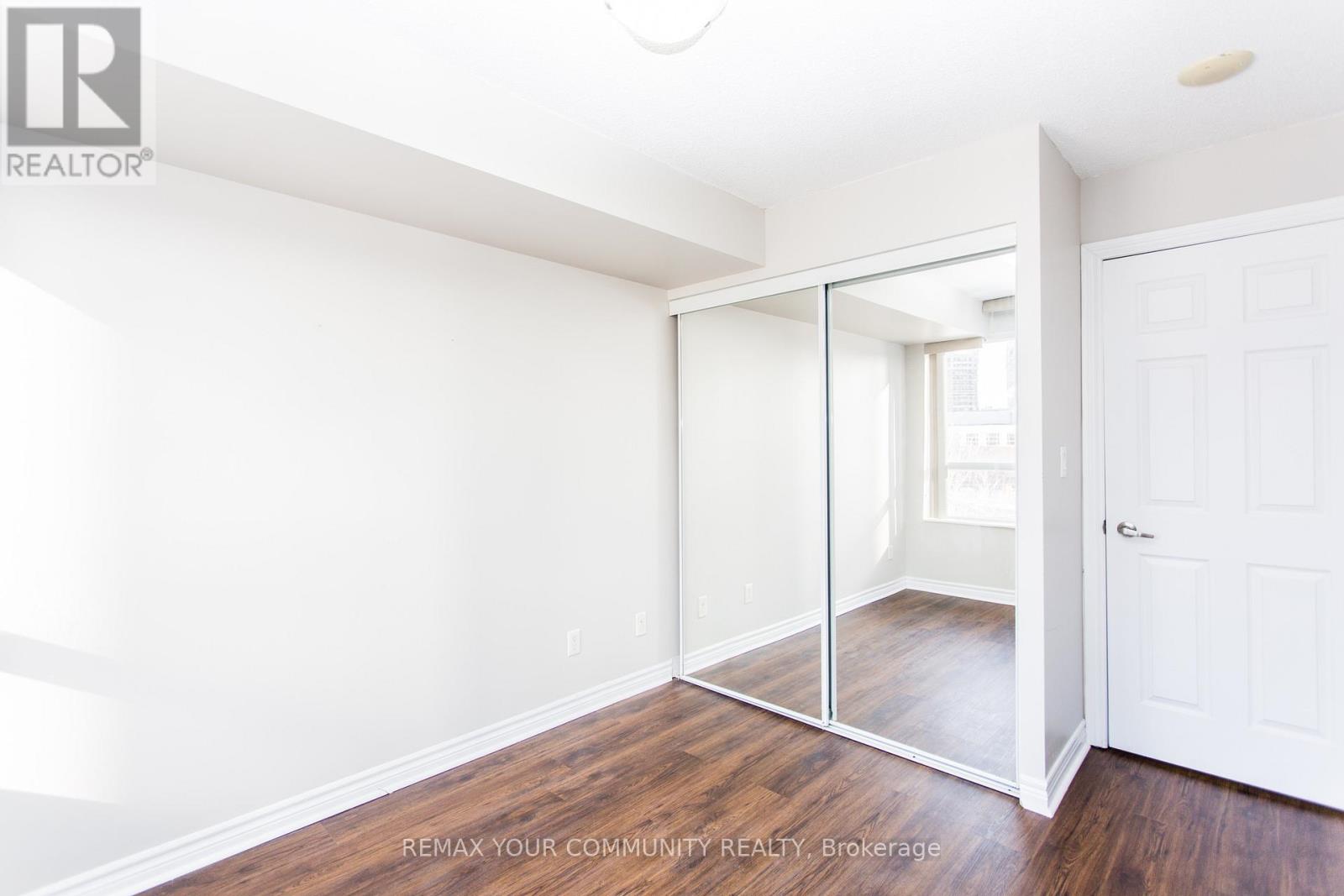 301 - 310 Burnhamthorpe Road, Mississauga, Ontario  L5B 4P9 - Photo 17 - W12829172