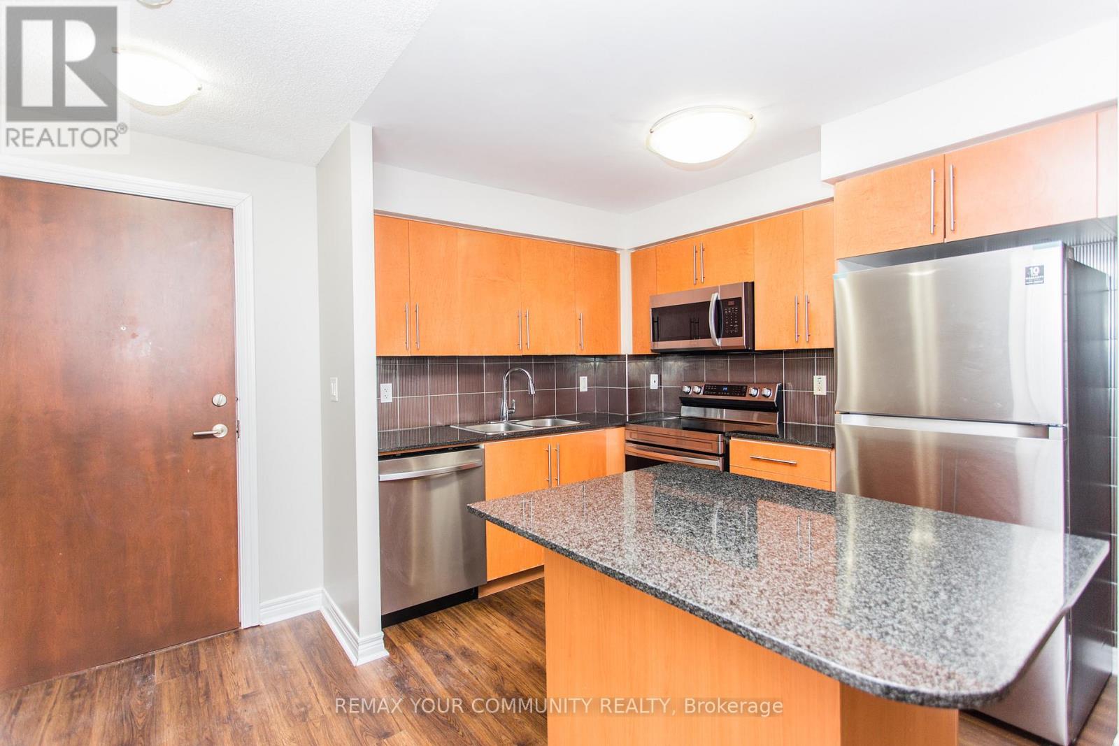 301 - 310 Burnhamthorpe Road, Mississauga, Ontario  L5B 4P9 - Photo 4 - W12829172