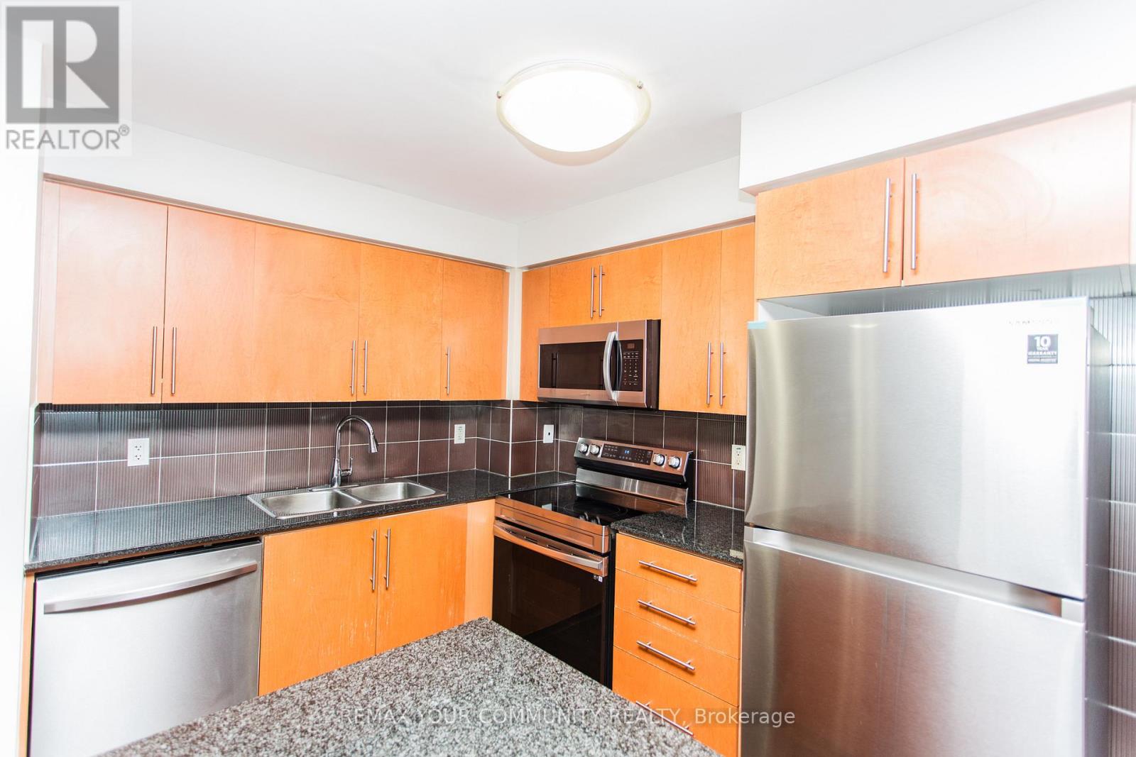 301 - 310 Burnhamthorpe Road, Mississauga, Ontario  L5B 4P9 - Photo 5 - W12829172