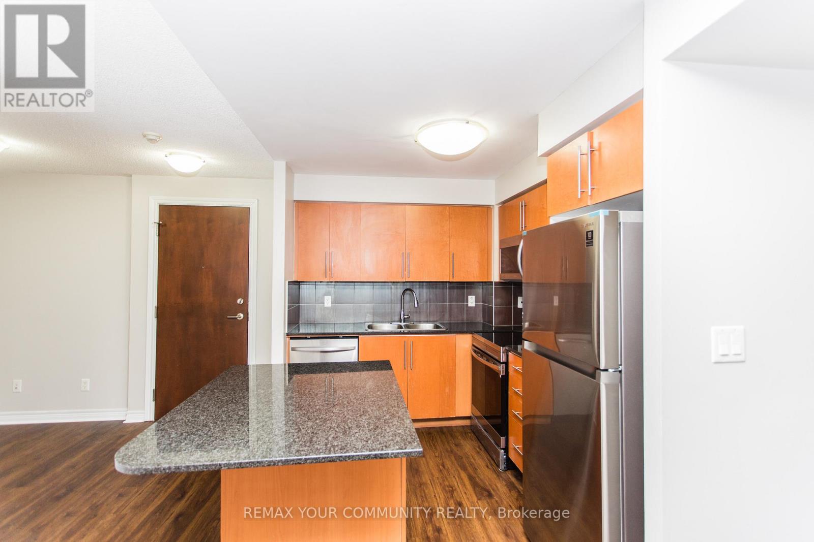 301 - 310 Burnhamthorpe Road, Mississauga, Ontario  L5B 4P9 - Photo 6 - W12829172