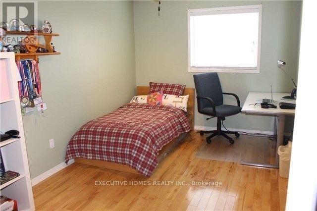 5705 Wells Place, Mississauga, Ontario  L5M 5T6 - Photo 11 - W12829174