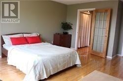 5705 Wells Place, Mississauga, Ontario  L5M 5T6 - Photo 12 - W12829174