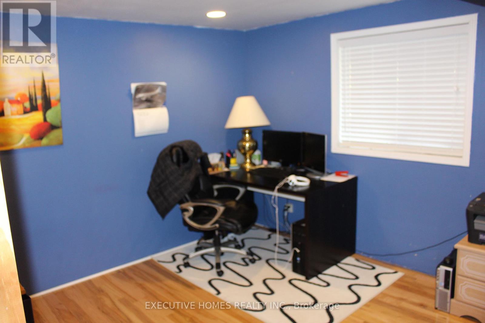 5705 Wells Place, Mississauga, Ontario  L5M 5T6 - Photo 9 - W12829174