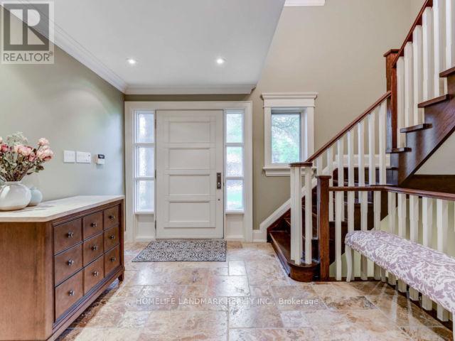 243 Dolphin Court, Oakville, Ontario  L6J 5S7 - Photo 11 - W12829206