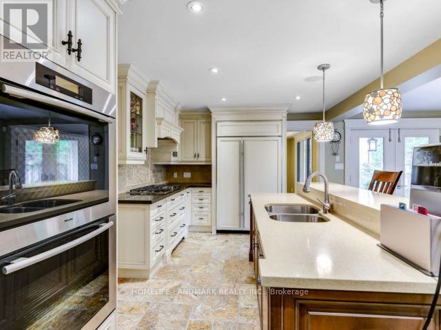 243 Dolphin Court, Oakville, Ontario  L6J 5S7 - Photo 17 - W12829206