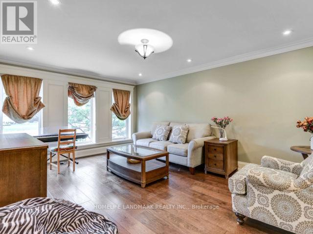 243 Dolphin Court, Oakville, Ontario  L6J 5S7 - Photo 2 - W12829206