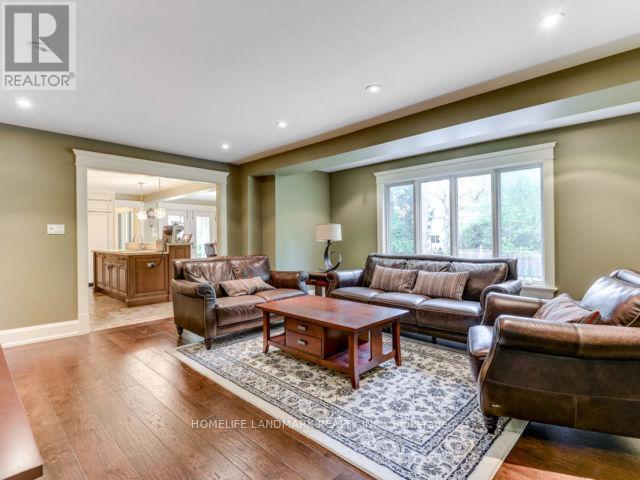 243 Dolphin Court, Oakville, Ontario  L6J 5S7 - Photo 3 - W12829206