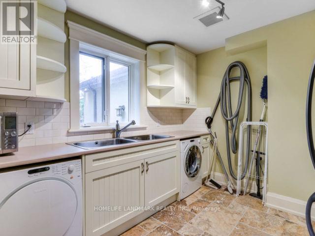 243 Dolphin Court, Oakville, Ontario  L6J 5S7 - Photo 5 - W12829206