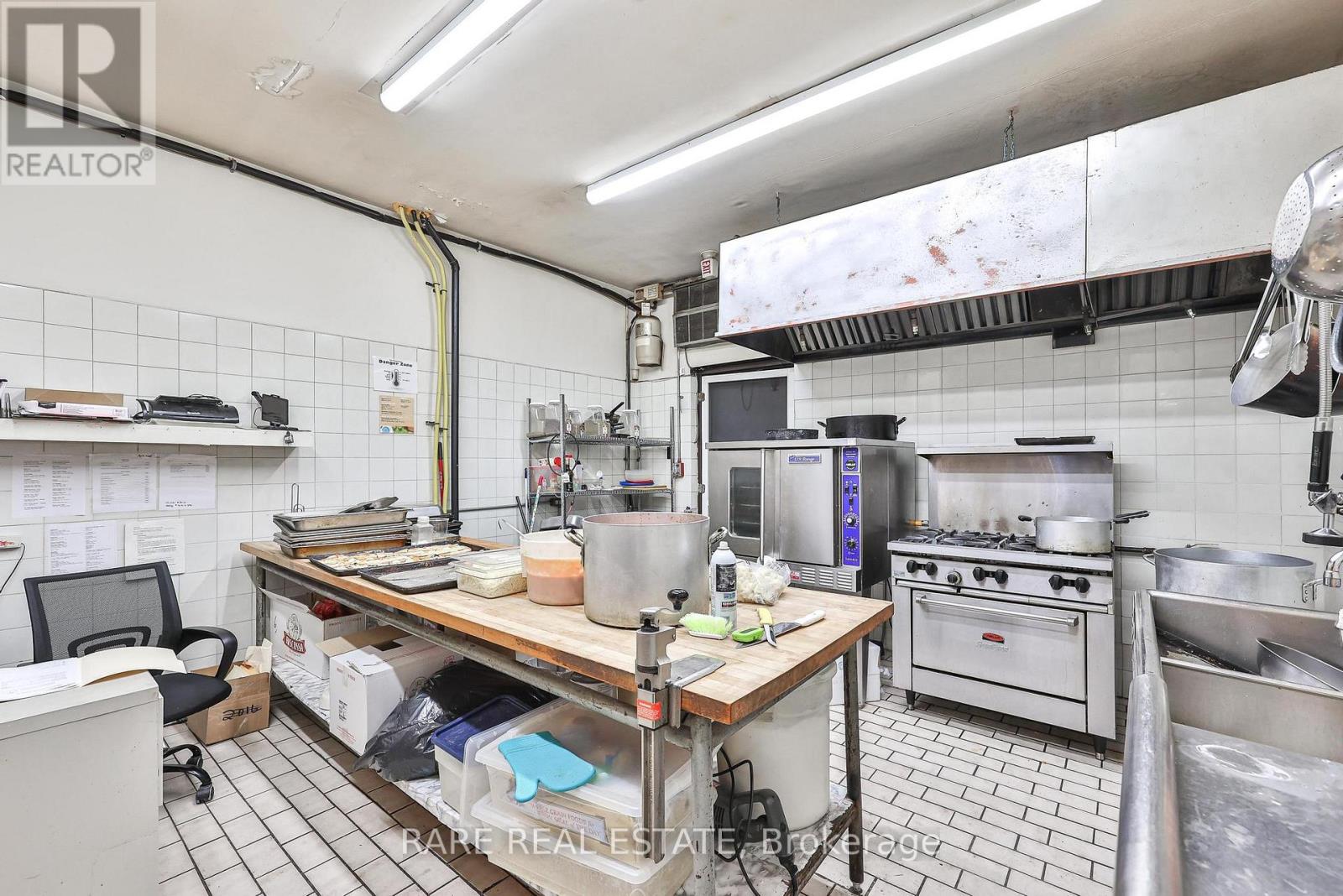 602 Marlee Avenue, Toronto, Ontario  M6B 3J5 - Photo 7 - W12829210