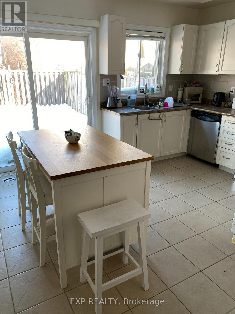 303 Andrews Trail, Milton, Ontario  L9T 6S5 - Photo 4 - W12829216