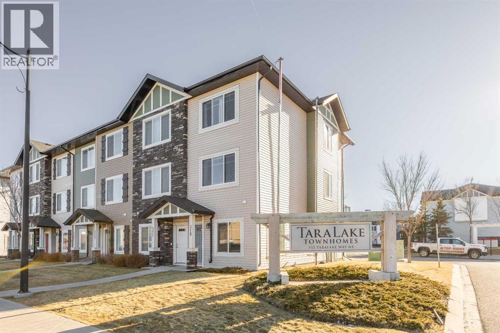319 Taralake Way Ne, Calgary, Alberta  T3J 0J4 - Photo 6 - A2285400