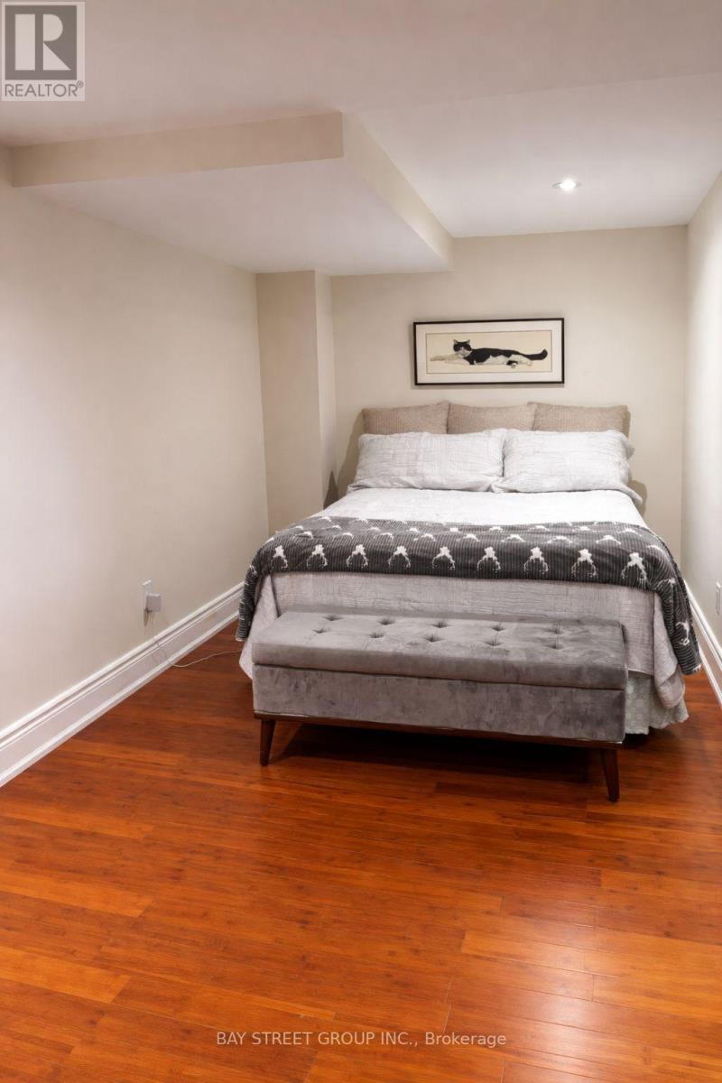 722 Gardner Avenue, Mississauga, Ontario  L5E 1A9 - Photo 21 - W12820924