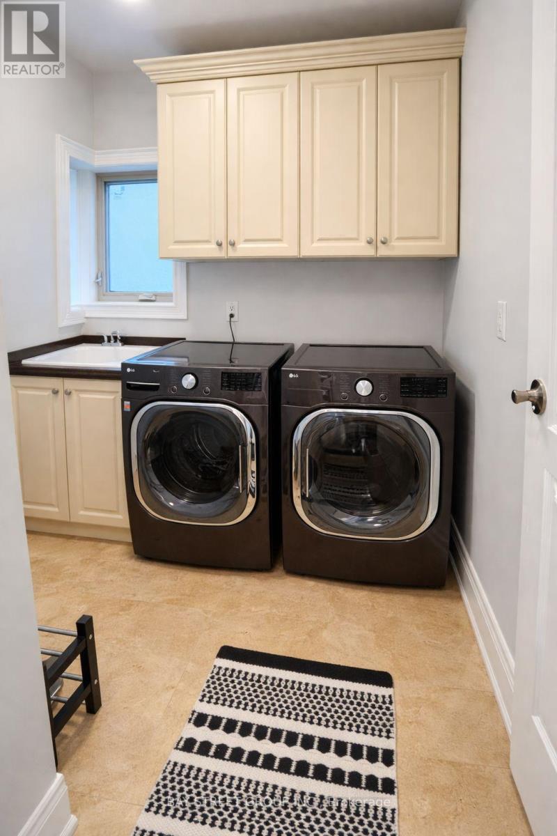 722 Gardner Avenue, Mississauga, Ontario  L5E 1A9 - Photo 18 - W12820924