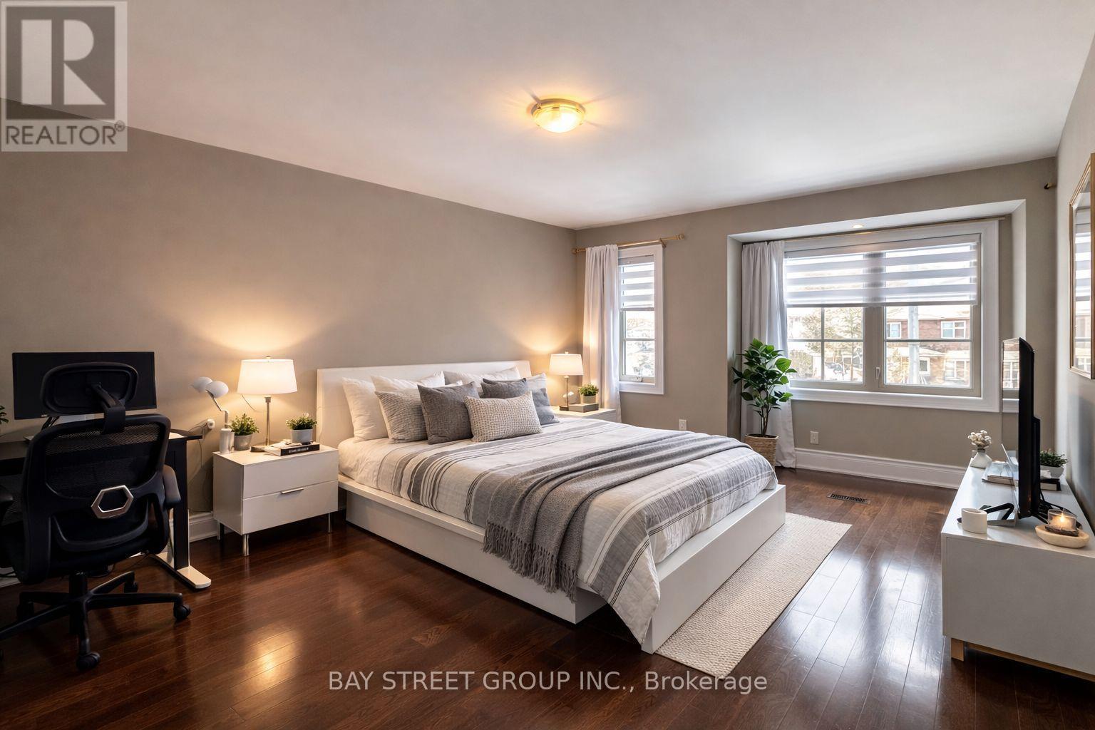 722 Gardner Avenue, Mississauga, Ontario  L5E 1A9 - Photo 14 - W12820924