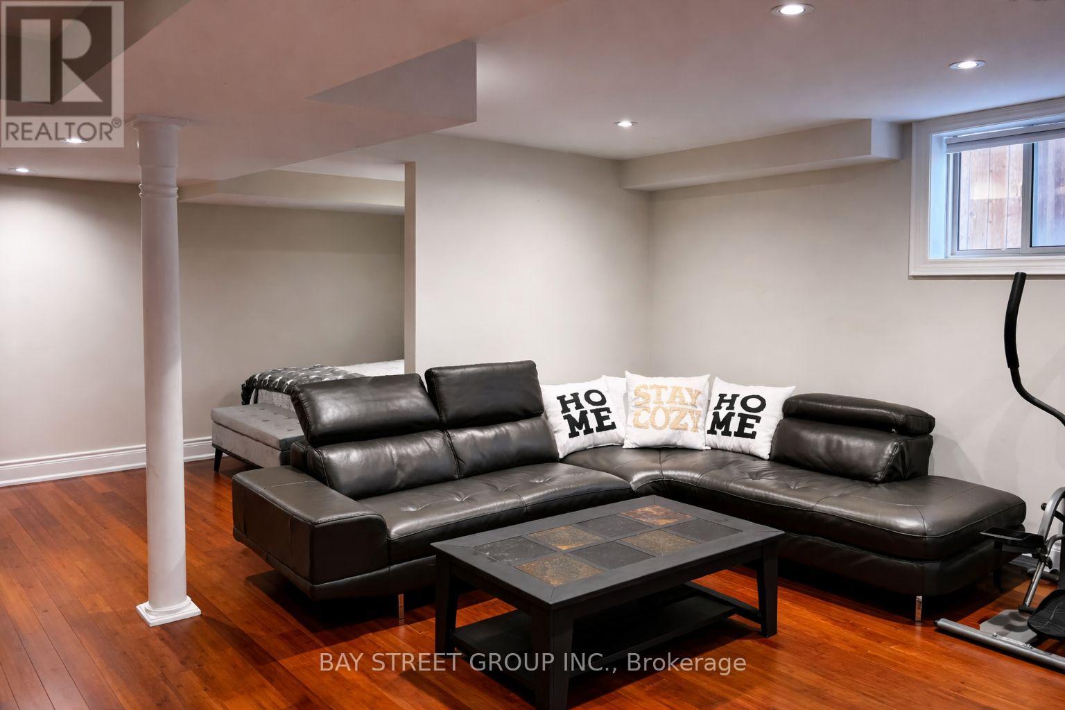 722 Gardner Avenue, Mississauga, Ontario  L5E 1A9 - Photo 24 - W12820924