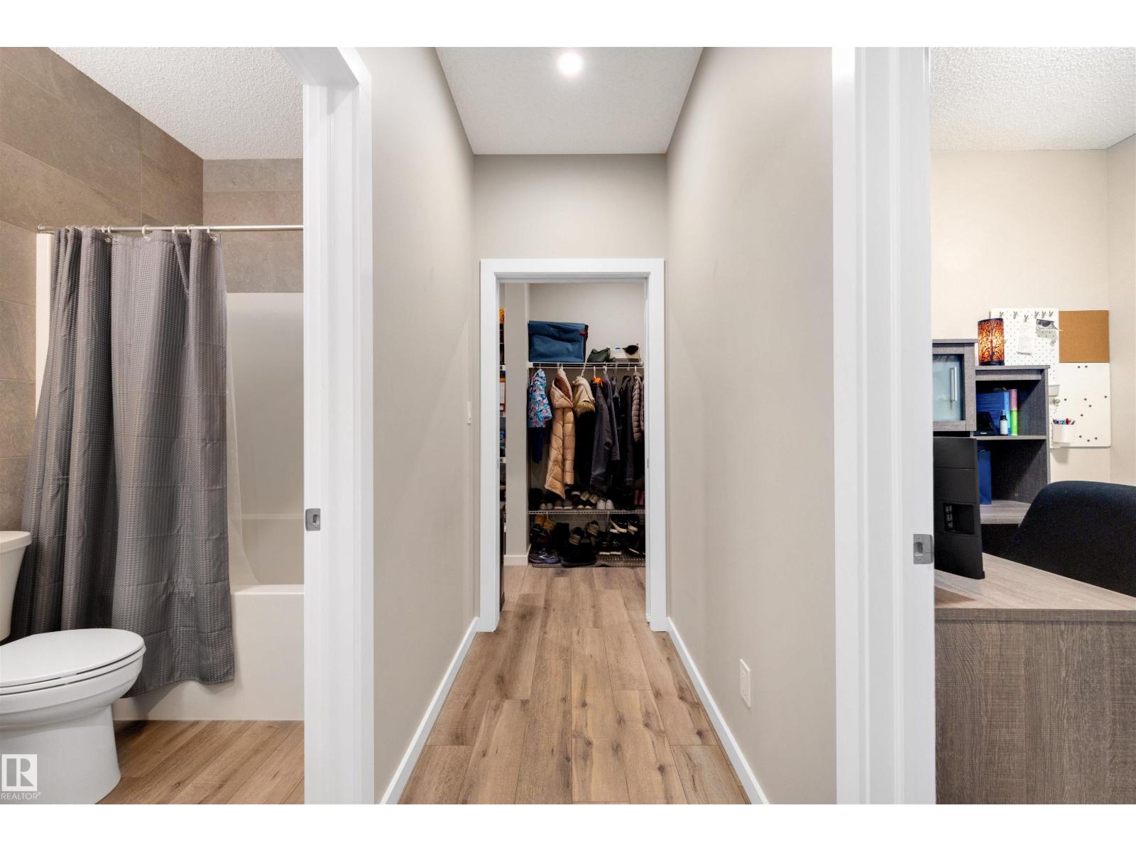 203 Larch Cr, Leduc, Alberta  T9E 1N2 - Photo 4 - E4475170