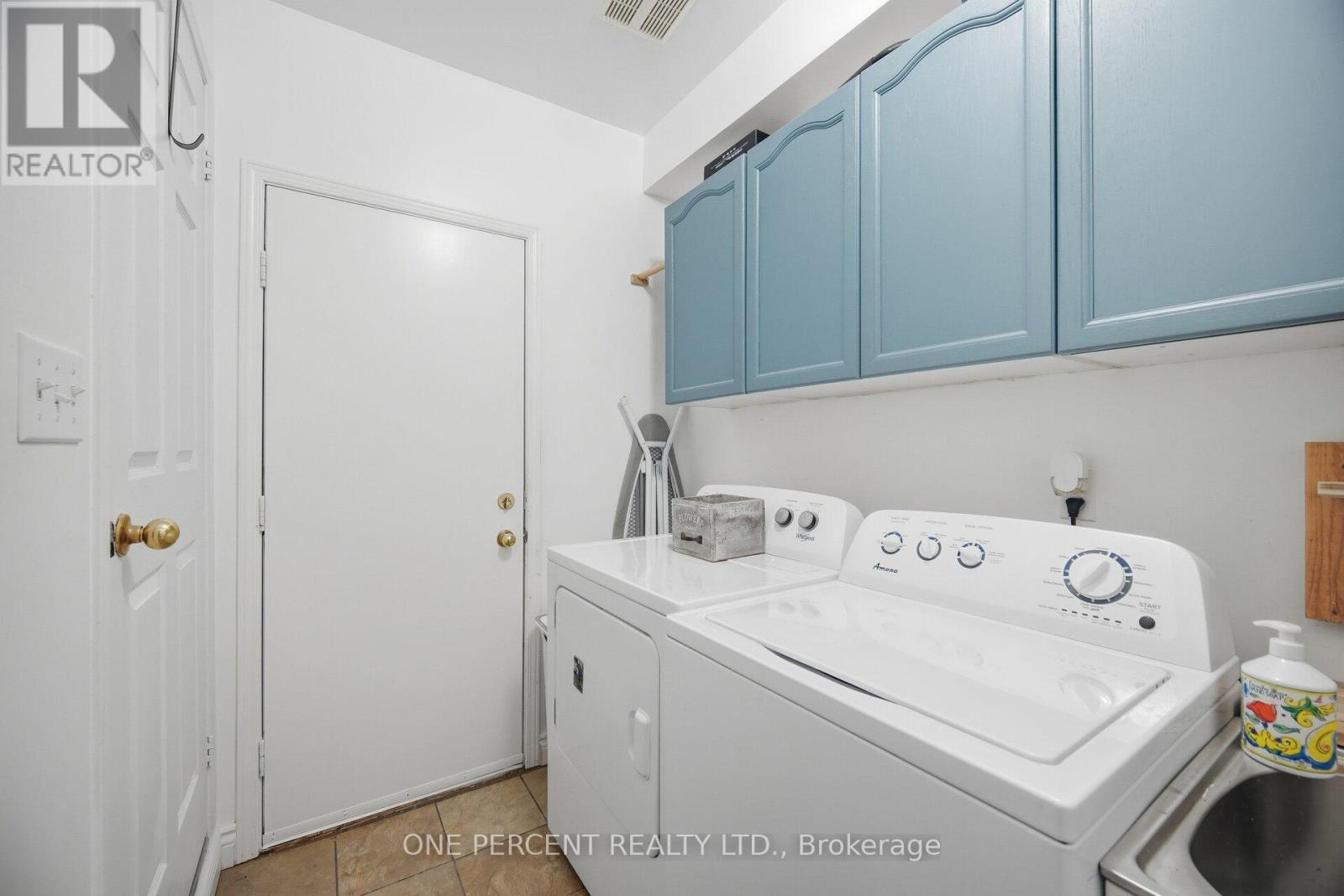 3952 Honey Locust Trail, Mississauga, Ontario  L5N 6X4 - Photo 23 - W12817796