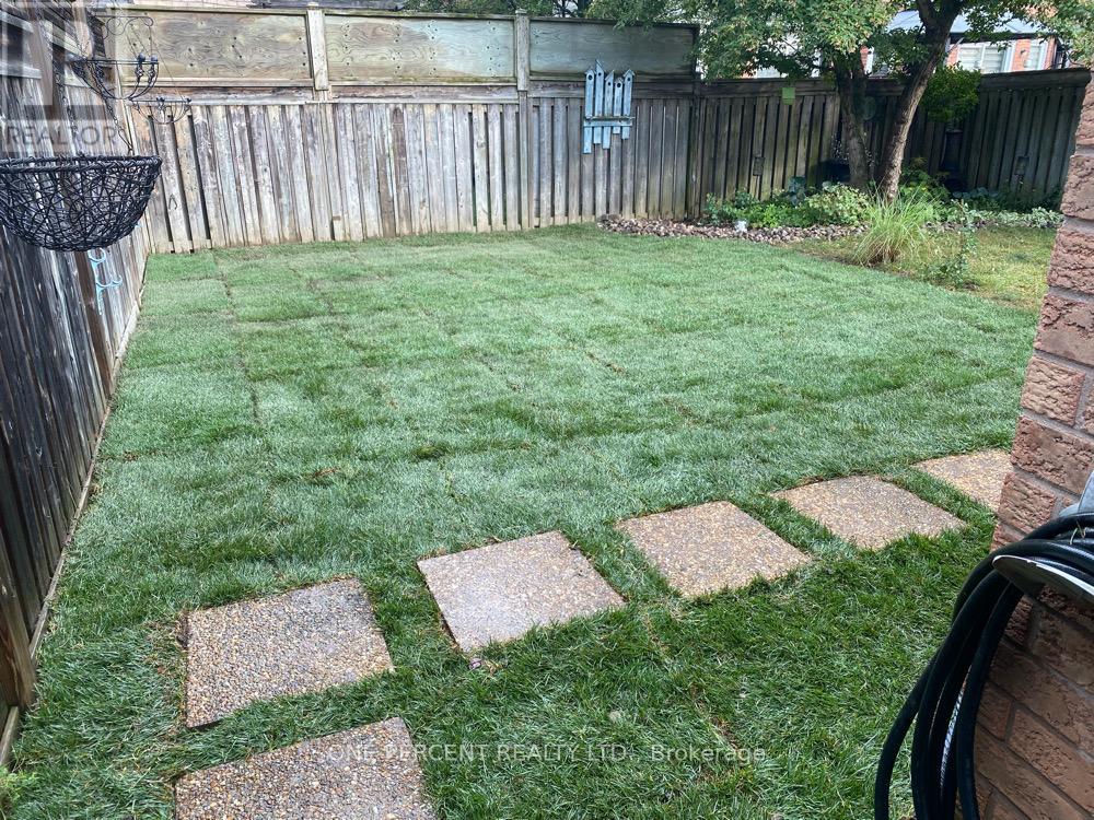 3952 Honey Locust Trail, Mississauga, Ontario  L5N 6X4 - Photo 49 - W12817796