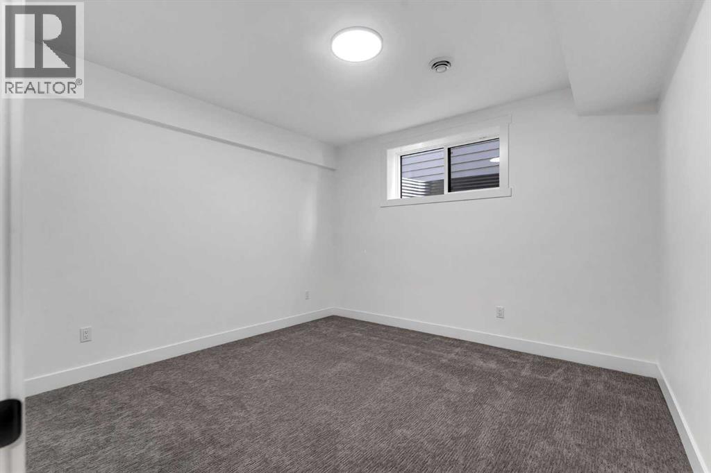 18 South Shore Road, Chestermere, Alberta  T1X 2Y4 - Photo 42 - A2288727