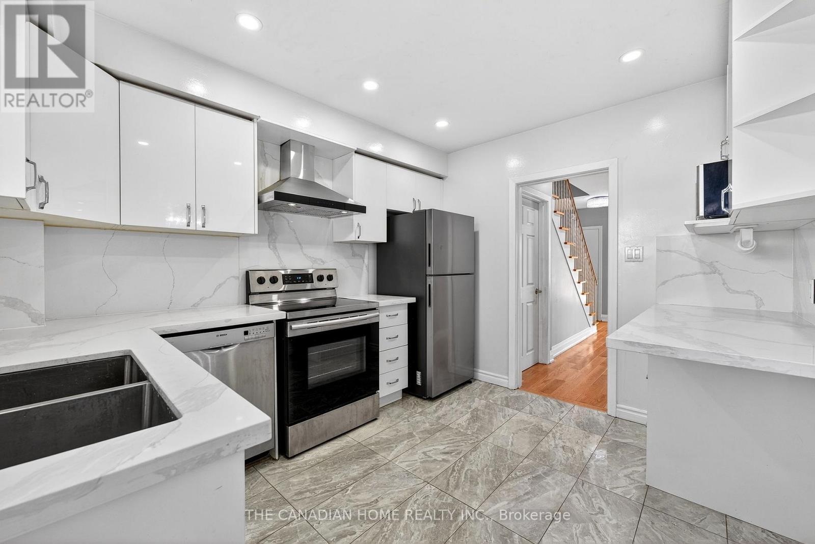 222 Elka Drive E, Richmond Hill, Ontario  L4C 3A3 - Photo 10 - N12829220