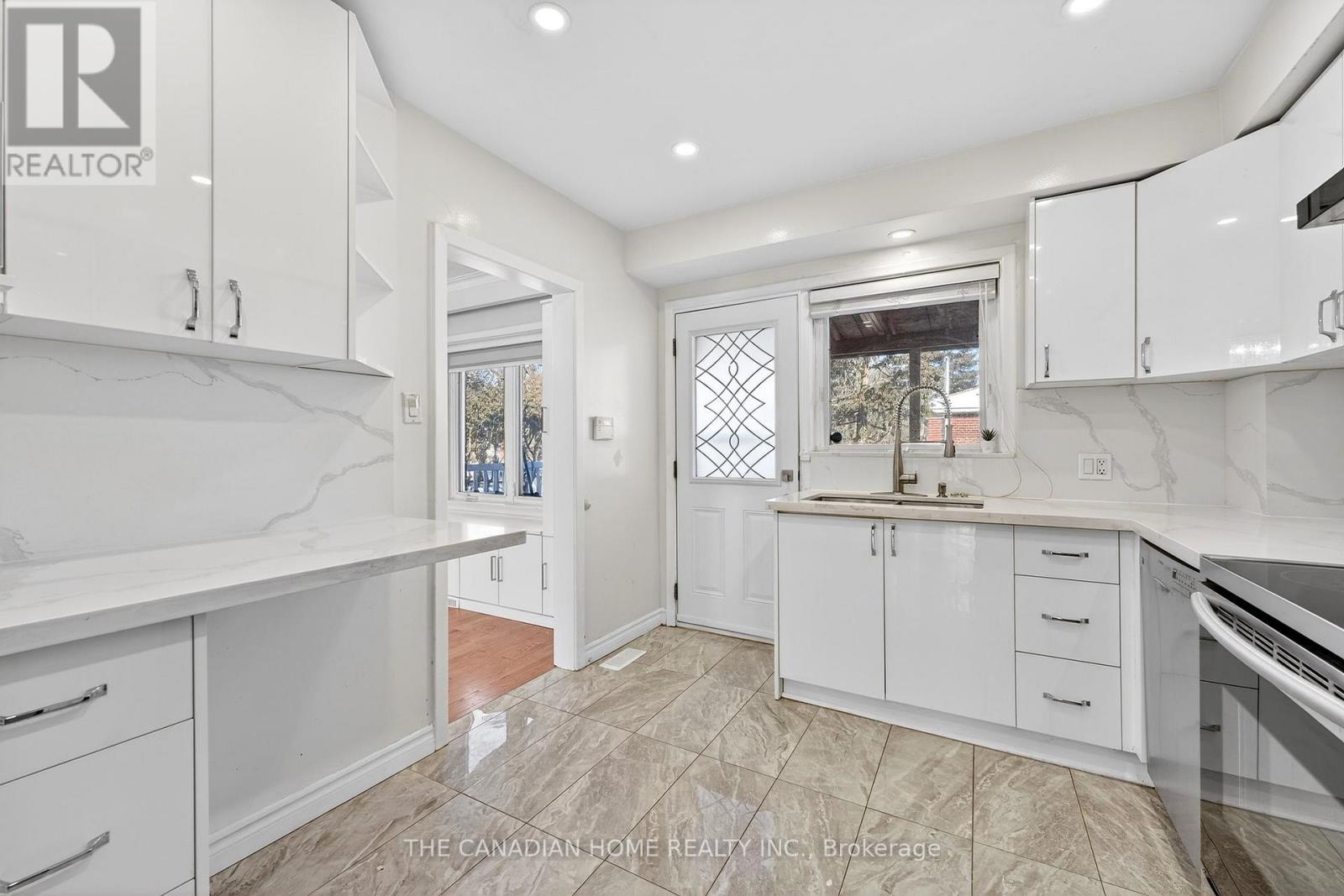 222 Elka Drive E, Richmond Hill, Ontario  L4C 3A3 - Photo 11 - N12829220