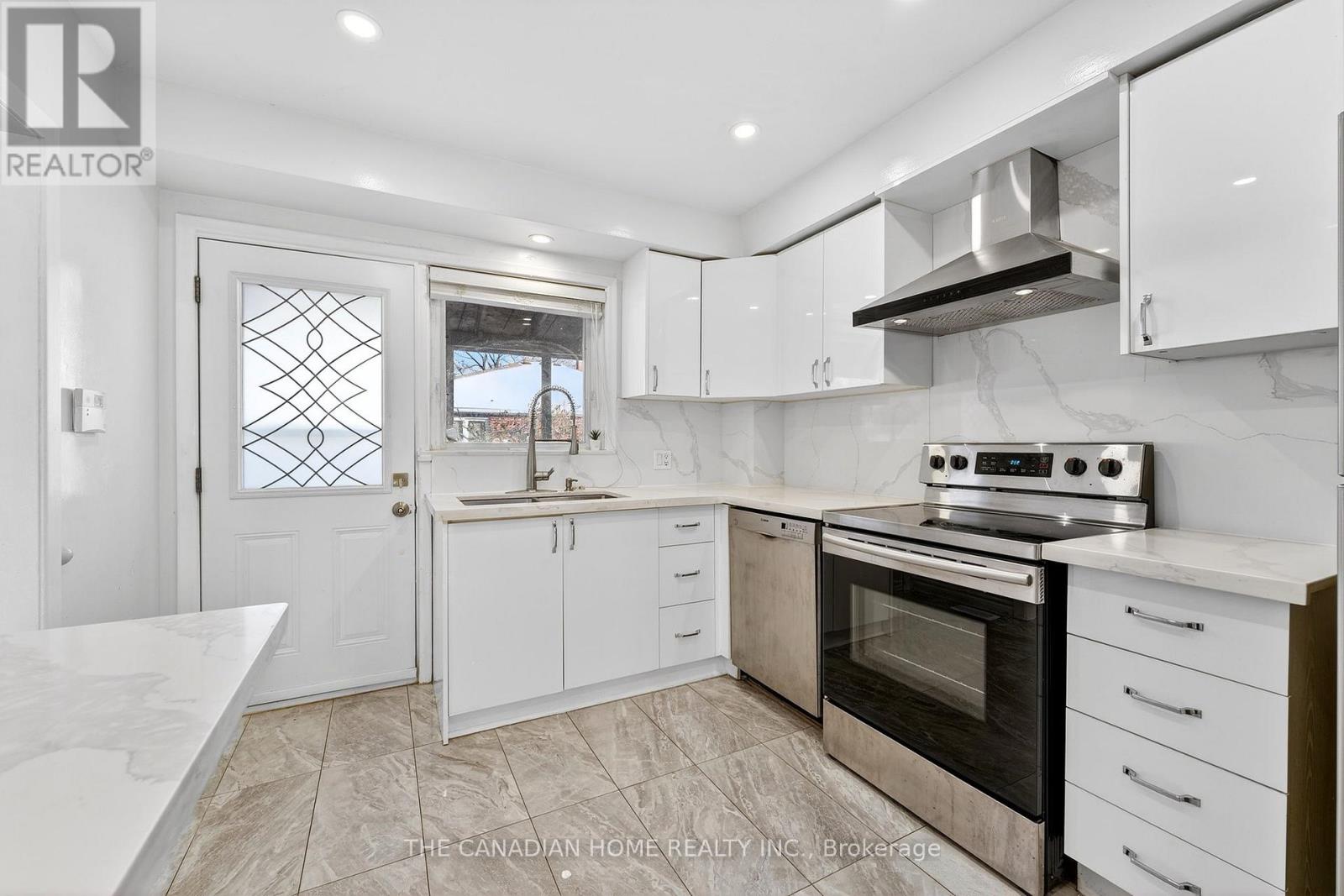 222 Elka Drive E, Richmond Hill, Ontario  L4C 3A3 - Photo 8 - N12829220