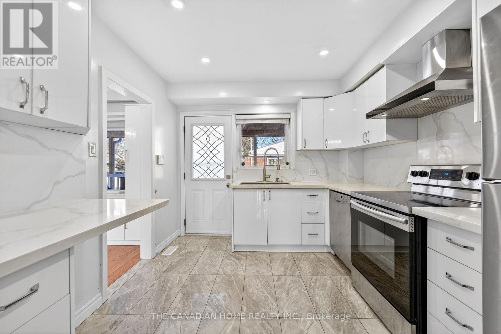 222 Elka Drive E, Richmond Hill, Ontario  L4C 3A3 - Photo 9 - N12829220