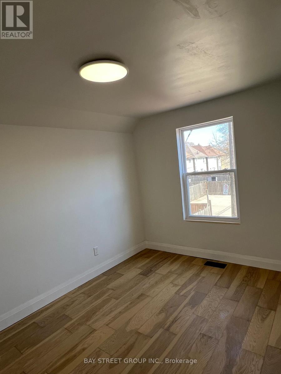 396 Emerald Street N, Hamilton, Ontario  L8L 5L9 - Photo 7 - X12829224