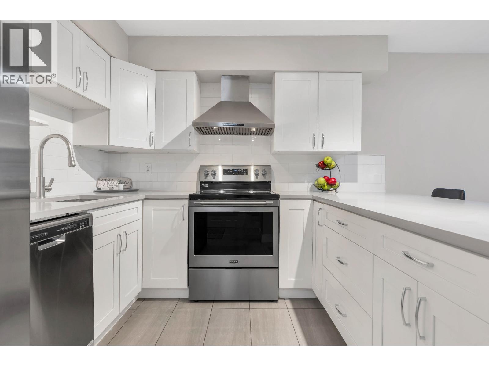 110 1215 Pacific Street, Coquitlam, British Columbia  V3B 7M4 - Photo 3 - R3094117