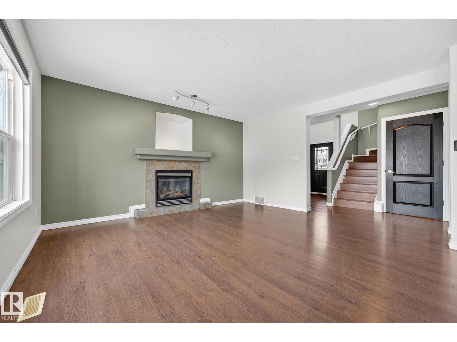 152 Rue Marquet, Beaumont, Alberta  T4X 1W3 - Photo 4 - E4475281