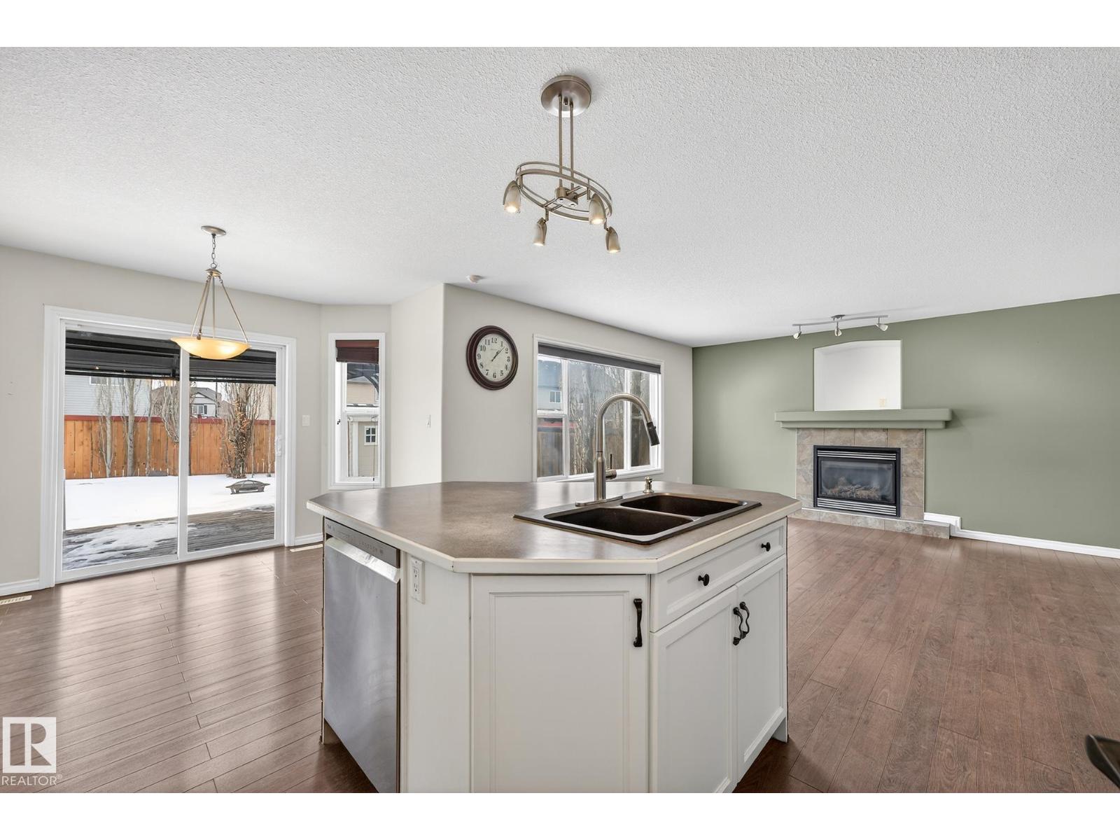 152 Rue Marquet, Beaumont, Alberta  T4X 1W3 - Photo 8 - E4475281