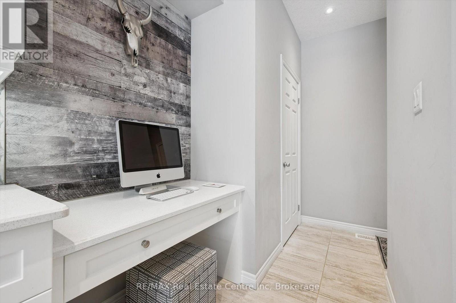 111 Ambrous Crescent, Guelph, Ontario  N1G 0E4 - Photo 11 - X12824766