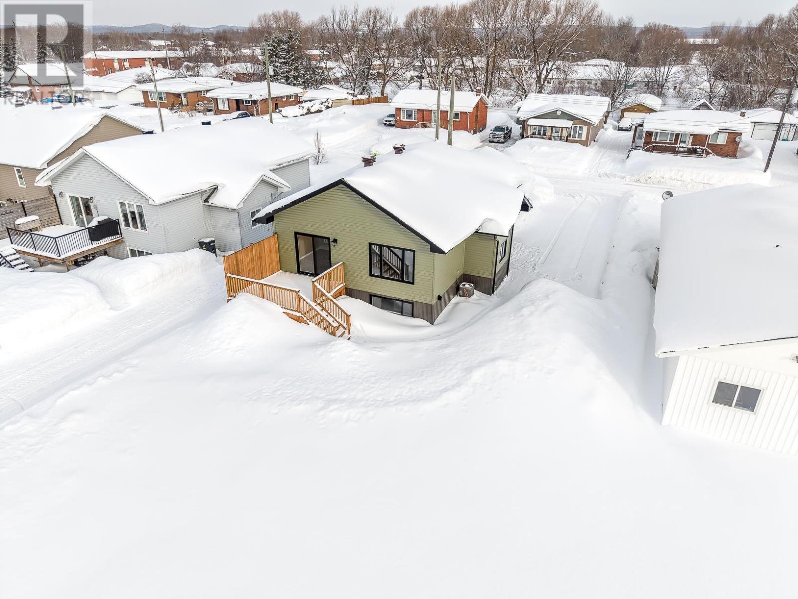 255 East Balfour St, Sault Ste. Marie, Ontario  P6C 1W9 - Photo 46 - SM253420