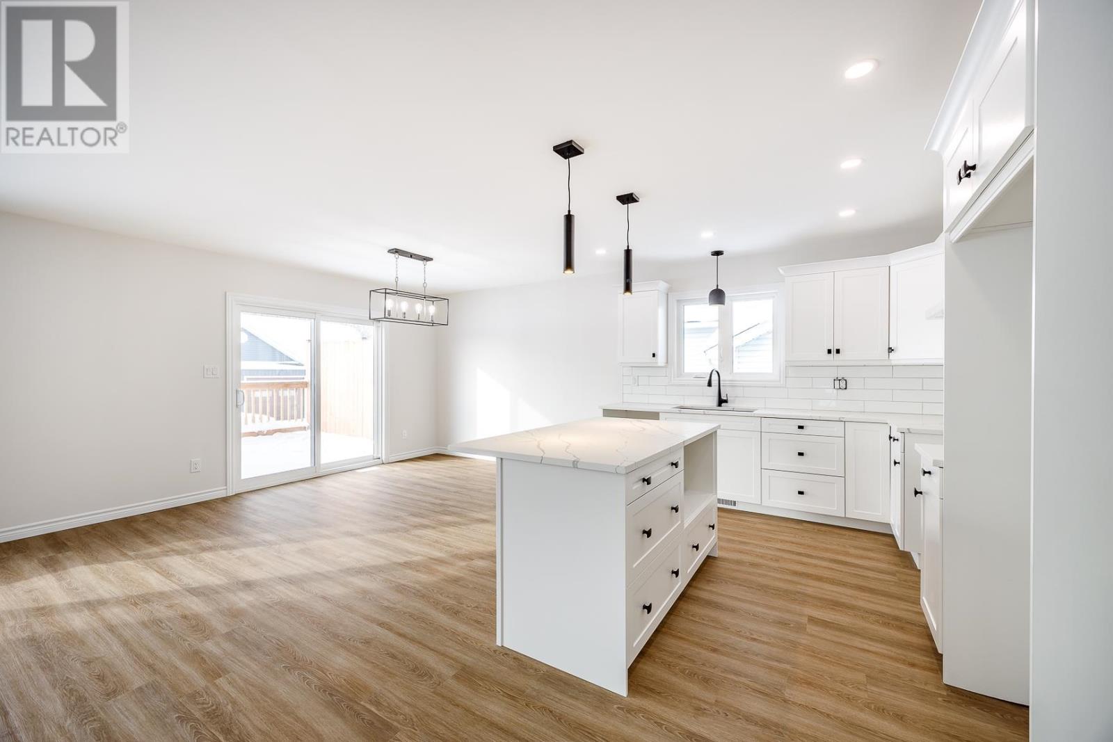 255 East Balfour St, Sault Ste. Marie, Ontario  P6C 1W9 - Photo 9 - SM253420