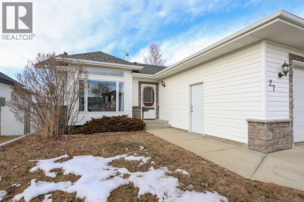 27 Falcon Crescent, Sylvan Lake, Alberta T4S 1Z2 - Photo 3 - A2286694