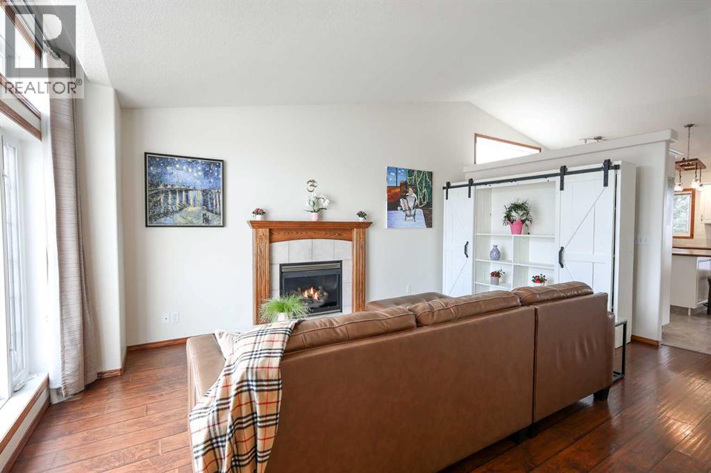 27 Falcon Crescent, Sylvan Lake, Alberta T4S 1Z2 - Photo 5 - A2286694