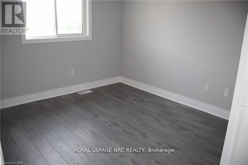 76 Almond Street, Welland, Ontario  L3B 3P8 - Photo 4 - X12829248