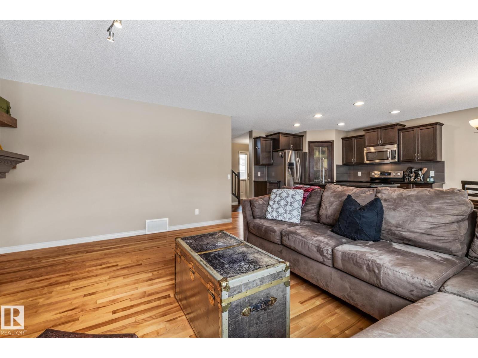 33 Newgate Wy, St. Albert, Alberta  T8N 4C5 - Photo 8 - E4475283