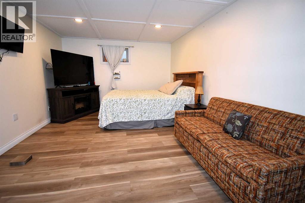 121 Chetamon Drive, Hinton, Alberta  T7V 1G1 - Photo 17 - A2269384