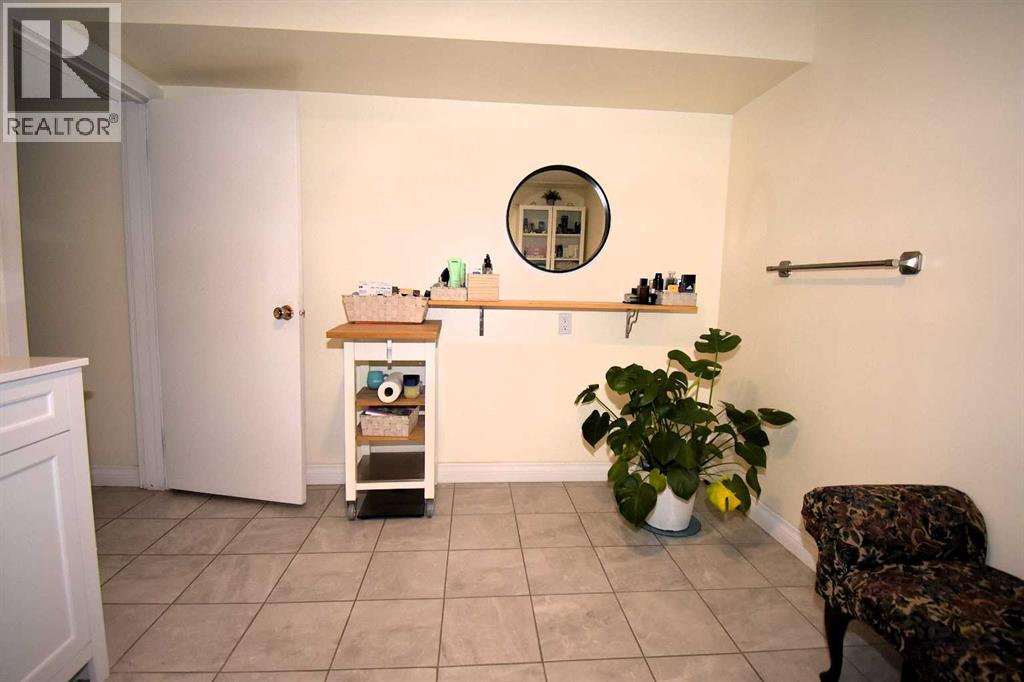 121 Chetamon Drive, Hinton, Alberta  T7V 1G1 - Photo 22 - A2269384