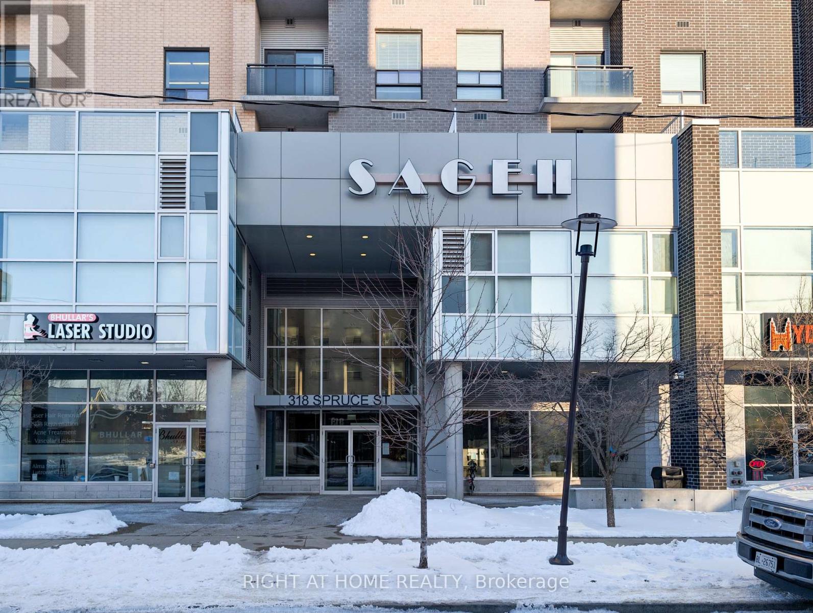 801 - 318 Spruce Street, Waterloo, Ontario  N2L 0E9 - Photo 2 - X12829266
