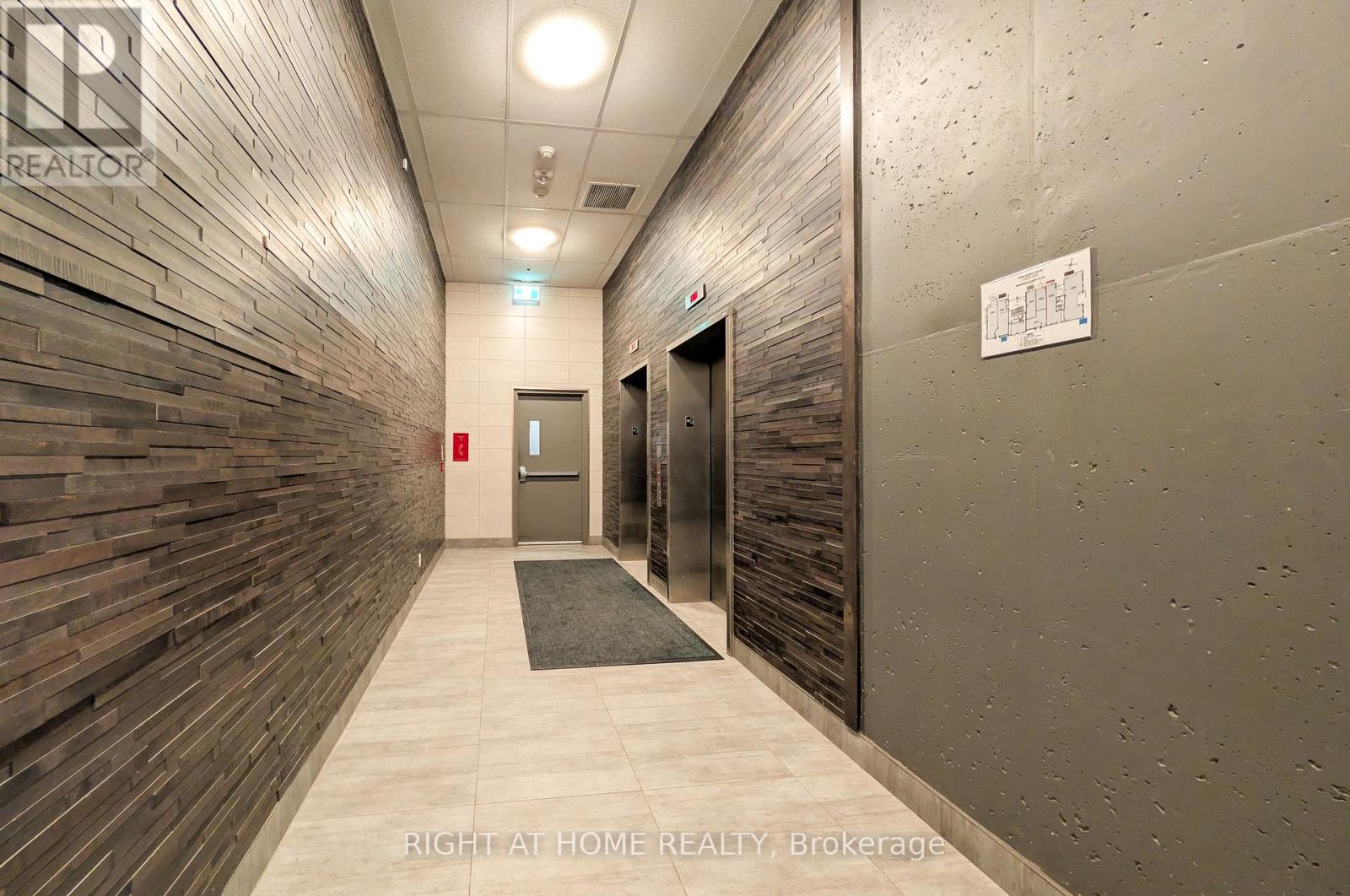 801 - 318 Spruce Street, Waterloo, Ontario  N2L 0E9 - Photo 3 - X12829266