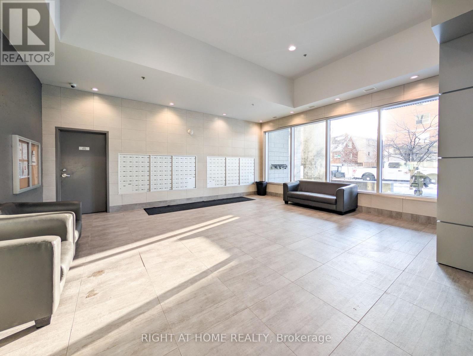 801 - 318 Spruce Street, Waterloo, Ontario  N2L 0E9 - Photo 8 - X12829266