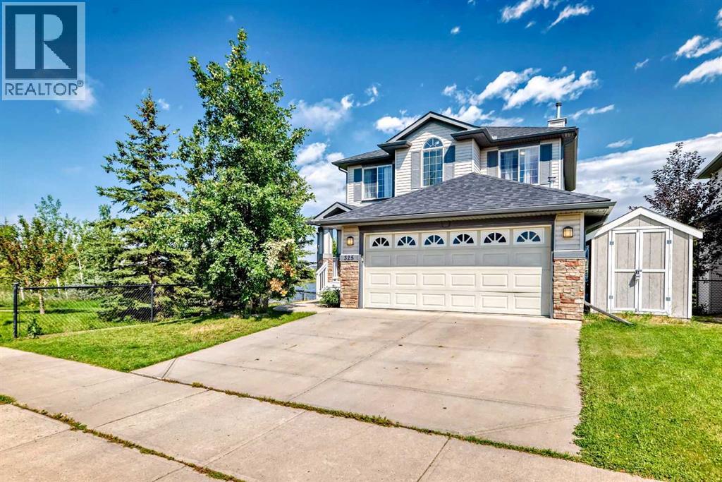325 West Lakeview Drive, Chestermere, Alberta
