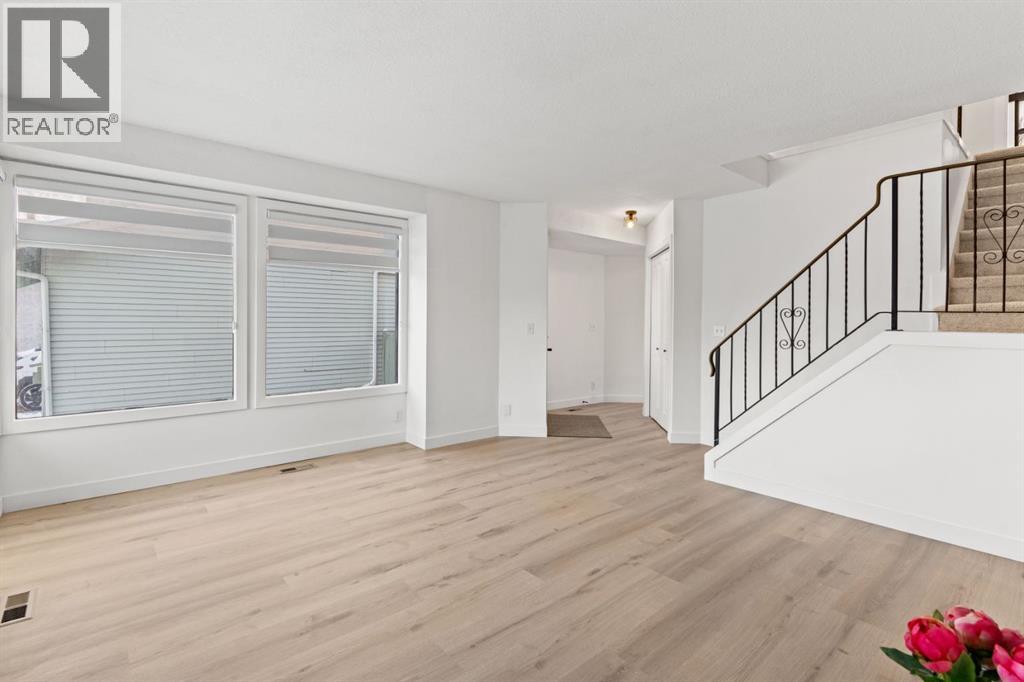 111 Macewan Glen Close Nw, Calgary, Alberta  T3K 2C2 - Photo 6 - A2289421