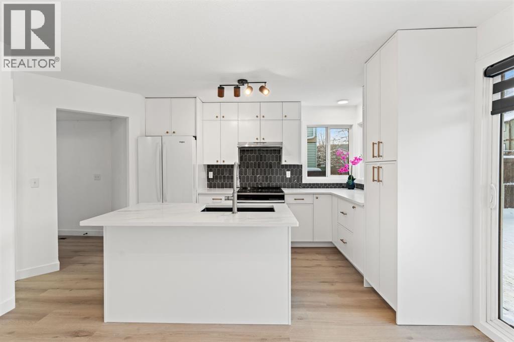 111 Macewan Glen Close Nw, Calgary, Alberta  T3K 2C2 - Photo 7 - A2289421