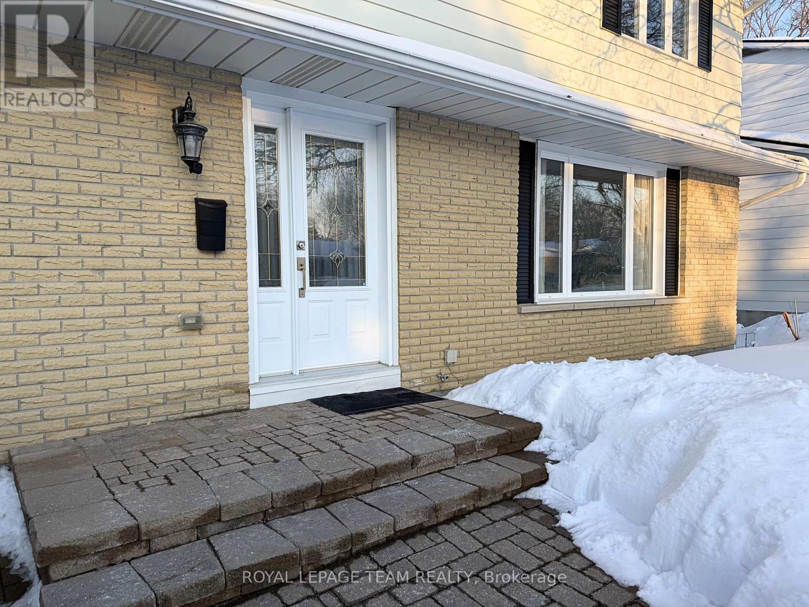 55 Coldstream Drive, Ottawa, Ontario  K0A 3P0 - Photo 3 - X12829290